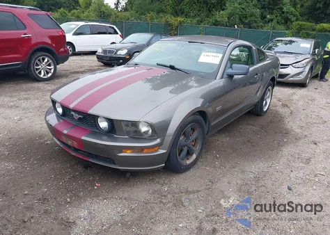 2005 Ford Mustang Gt Deluxe/Gt Premium from USA, damaged, VIN 1ZVFT82H255111403